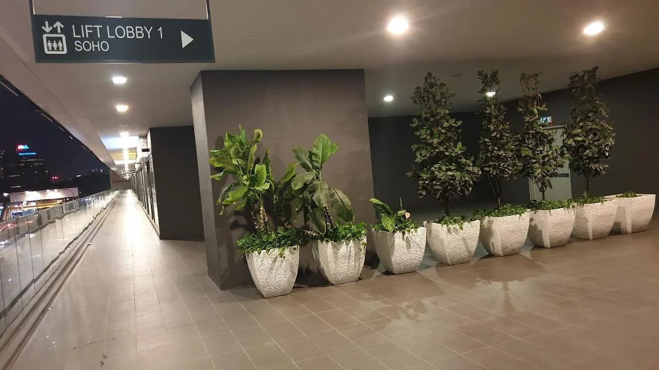 스트리트 노마드 암팡, M-시티 Klcc 아파트