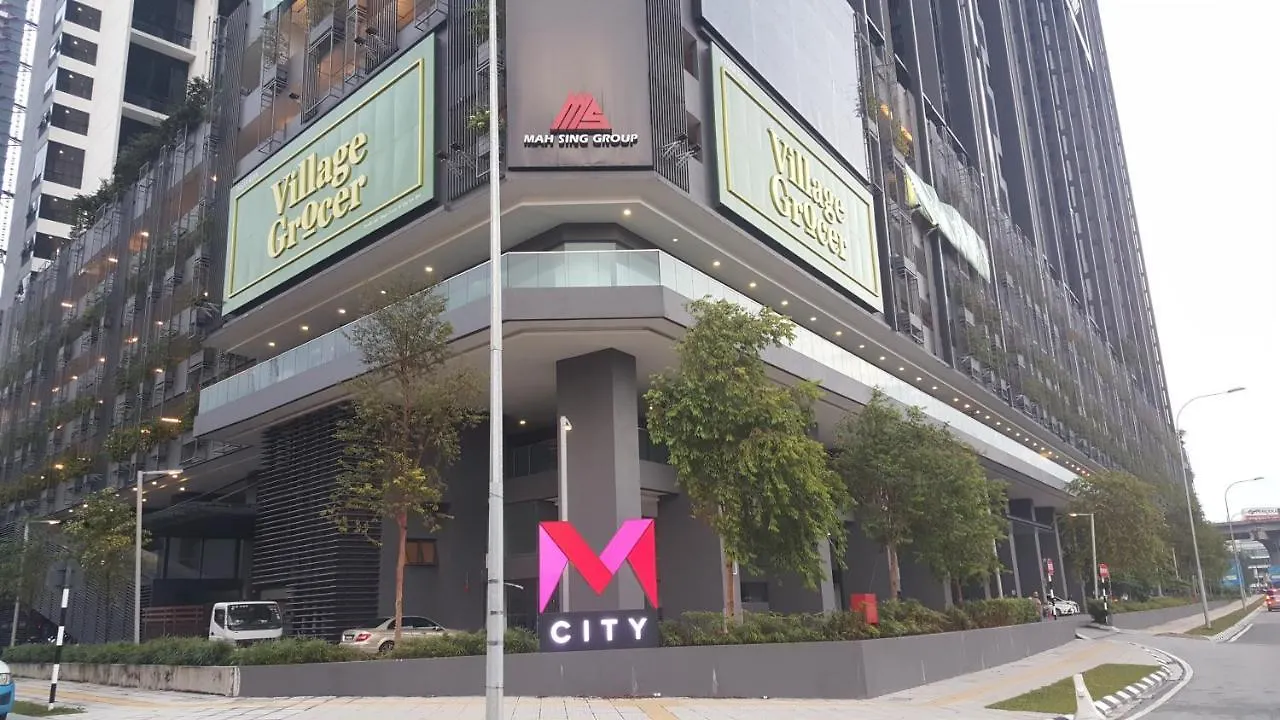 스트리트 노마드 암팡, M-시티 Klcc
